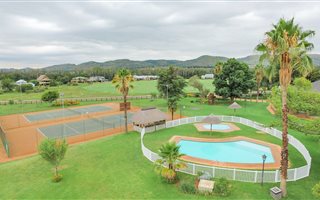1123 m² Land available in The Coves