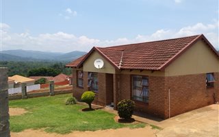 3 Bedroom House in Flora Park
