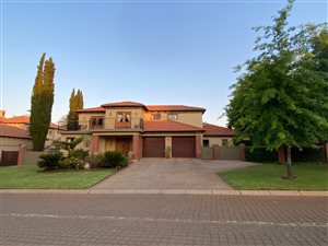 3 Bed House in Boardwalk Manor