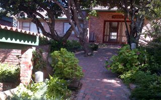3 Bedroom House in Kenton-on-Sea