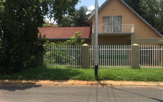 4 Bedroom House in Sinoville