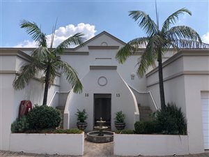 2 Bed Apartment in Saxonwold