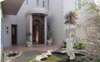 5 Bedroom House in Cola Beach