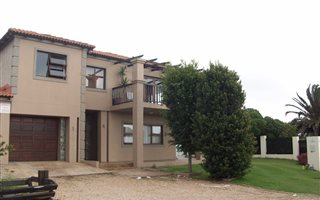 3 Bedroom House in St Francis Bay