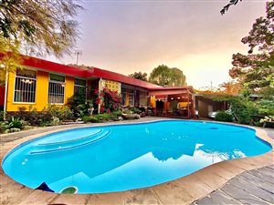 4 Bed House in Mondeor