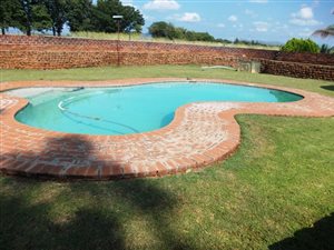 5.6 ha Farm in Kroondal