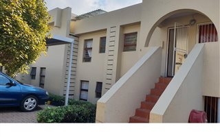 2 Bedroom Apartment in Weltevreden Park
