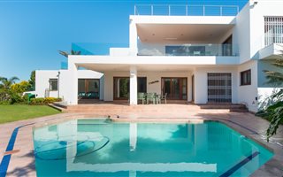 5 Bedroom House in Cutty Sark