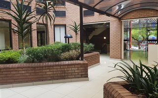 87 m² Commercial space in Hatfield
