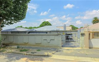 3 Bedroom House in Brixton