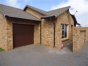 2 Bed Townhouse in Witpoortjie