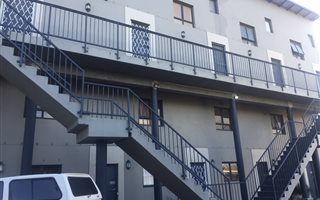2 Bedroom House in Bergvliet