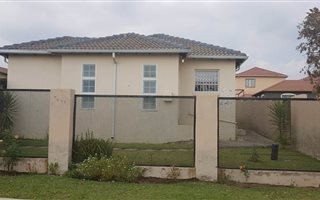 3 Bedroom House in Cosmo City