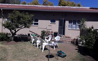 2 Bedroom Garden Cottage in Franklin Roosevelt Park