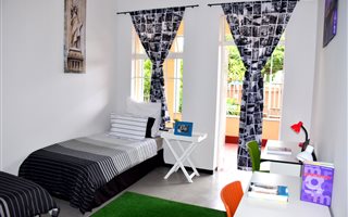 1 Bedroom Apartment in Greyville