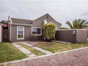 4 Bed House in Ottery