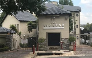 2 Bedroom Townhouse in Paulshof