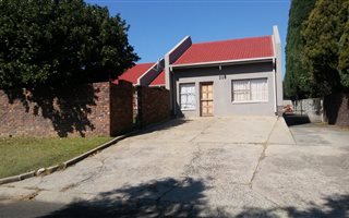 4 Bedroom House in Ermelo