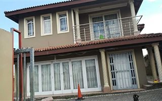7 Bedroom House in Clare Hills