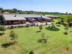 6 Bed House in Kameeldrift East
