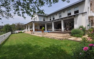 5 Bedroom House in Helderfontein Estate