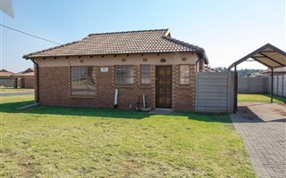 3 Bedroom House in Clayville