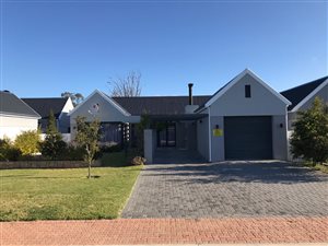 2 Bed Townhouse in Wedgewood Golf Estate