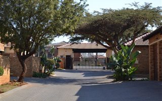 3 Bedroom Apartment in Amorosa