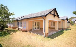 3 Bedroom Cluster in Waterfall Hills Mature Lifestyle Estate