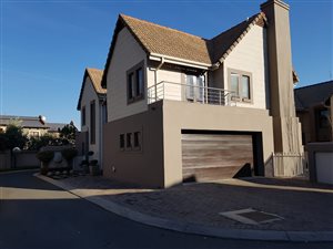 4 Bed House in Zwartkop Golf Estate