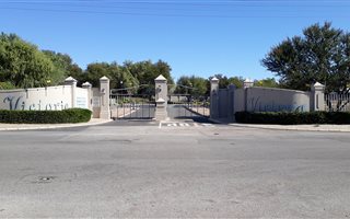 840 m² Land available in Oudtshoorn
