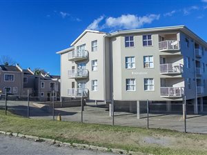 2 Bed Apartment in West Hill