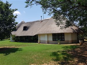 3.5 ha Farm in Hekpoort