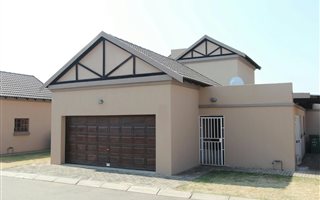 3 Bedroom House in Waterval East
