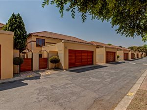 3 Bed Townhouse in Lonehill