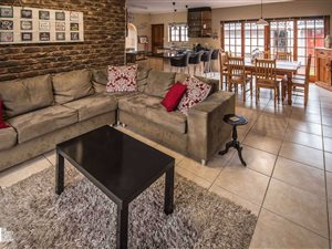 4 Bed House in Bonza Bay