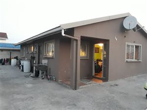 3 Bed House in Trenance Park
