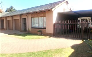 5 Bedroom House in Hazeldene