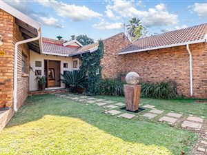 3 Bed House in Country View
