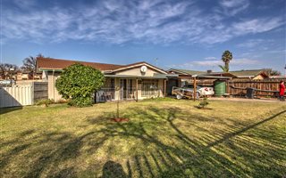 3 Bedroom House in Comet