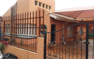 3 Bedroom House in Lenasia South