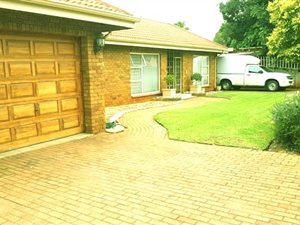 4 Bed House in Petersfield