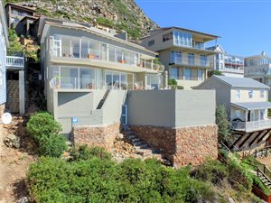 4 Bedroom House in Simons Town