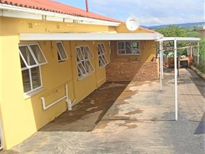 3 Bed House in Newlands East