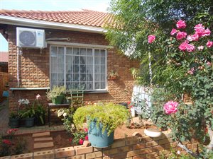 2 Bedroom House in Meiringspark