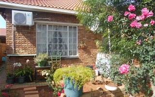 2 Bedroom House in Meiringspark