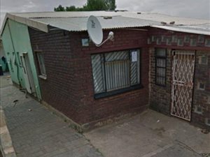 4 Bed House in Westbury