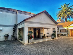 4 Bed House in Houghton Estate