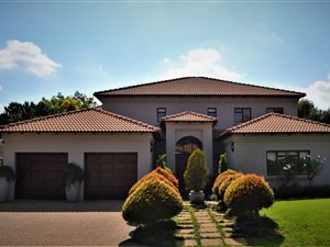 4 Bed House in Silver Lakes Golf Estate