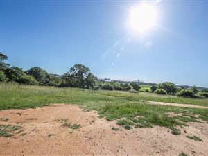1101 m² Land available in Waterfall Country Estate